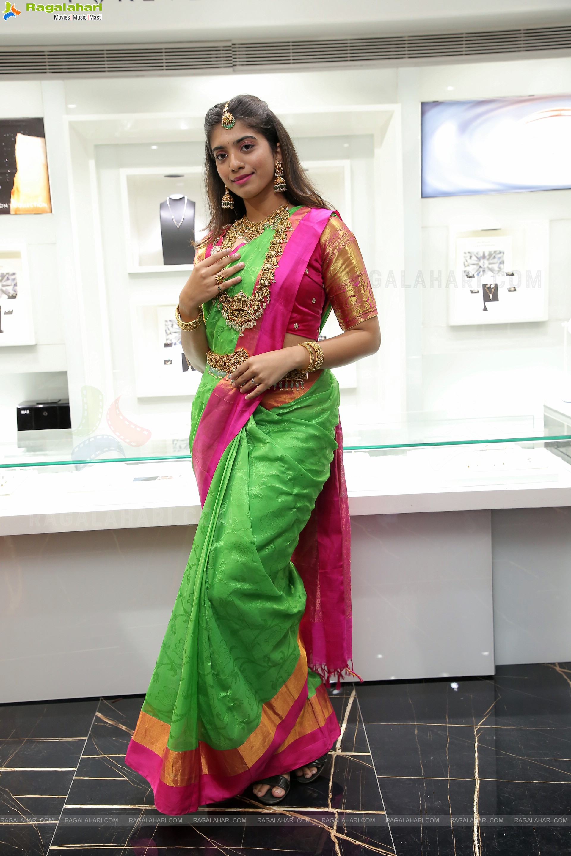 Nikita Choudary Showcases a Collection at Manepally Jewellers Special Diwali Collection Launch