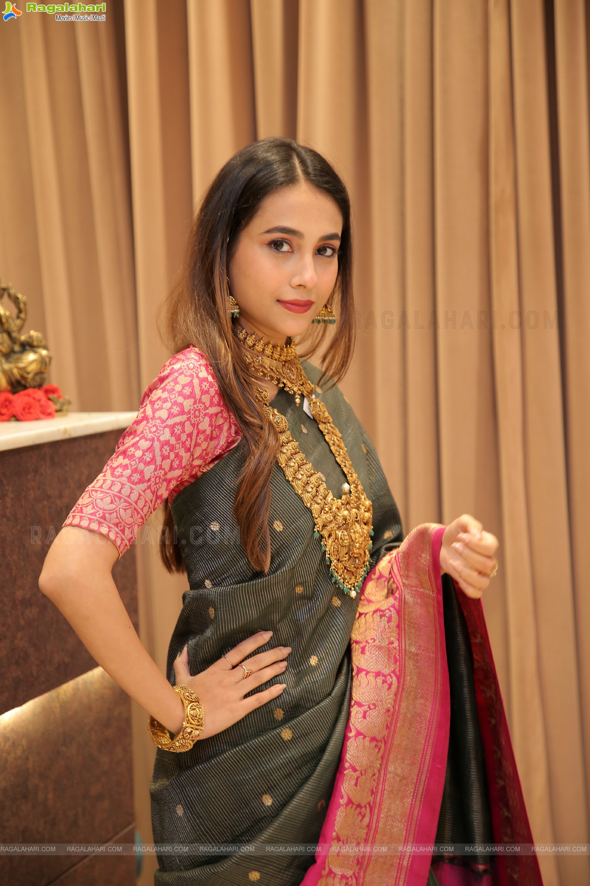 Nishat Shaik at Vega Sri Gold & Diamonds Special Diwali Collection Launch