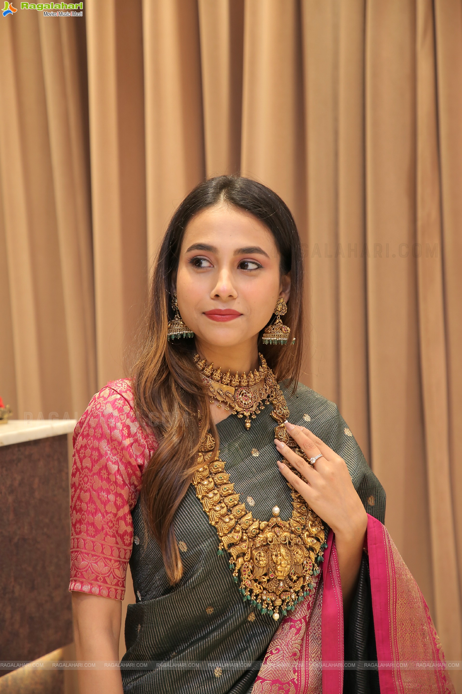 Nishat Shaik at Vega Sri Gold & Diamonds Special Diwali Collection Launch