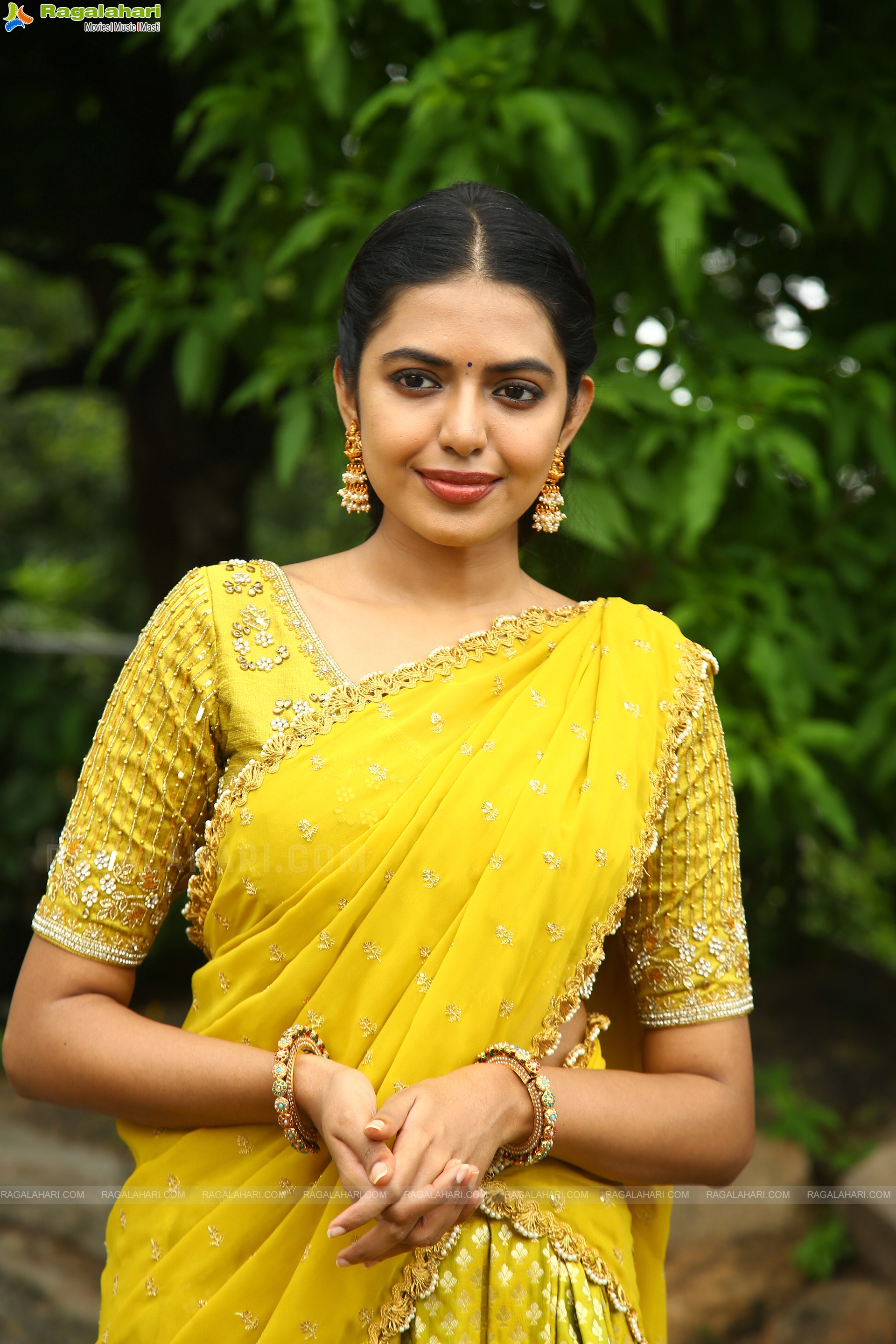 Shivani Rajasekhar at Jilebi Movie Opening, HD Photo Gallery