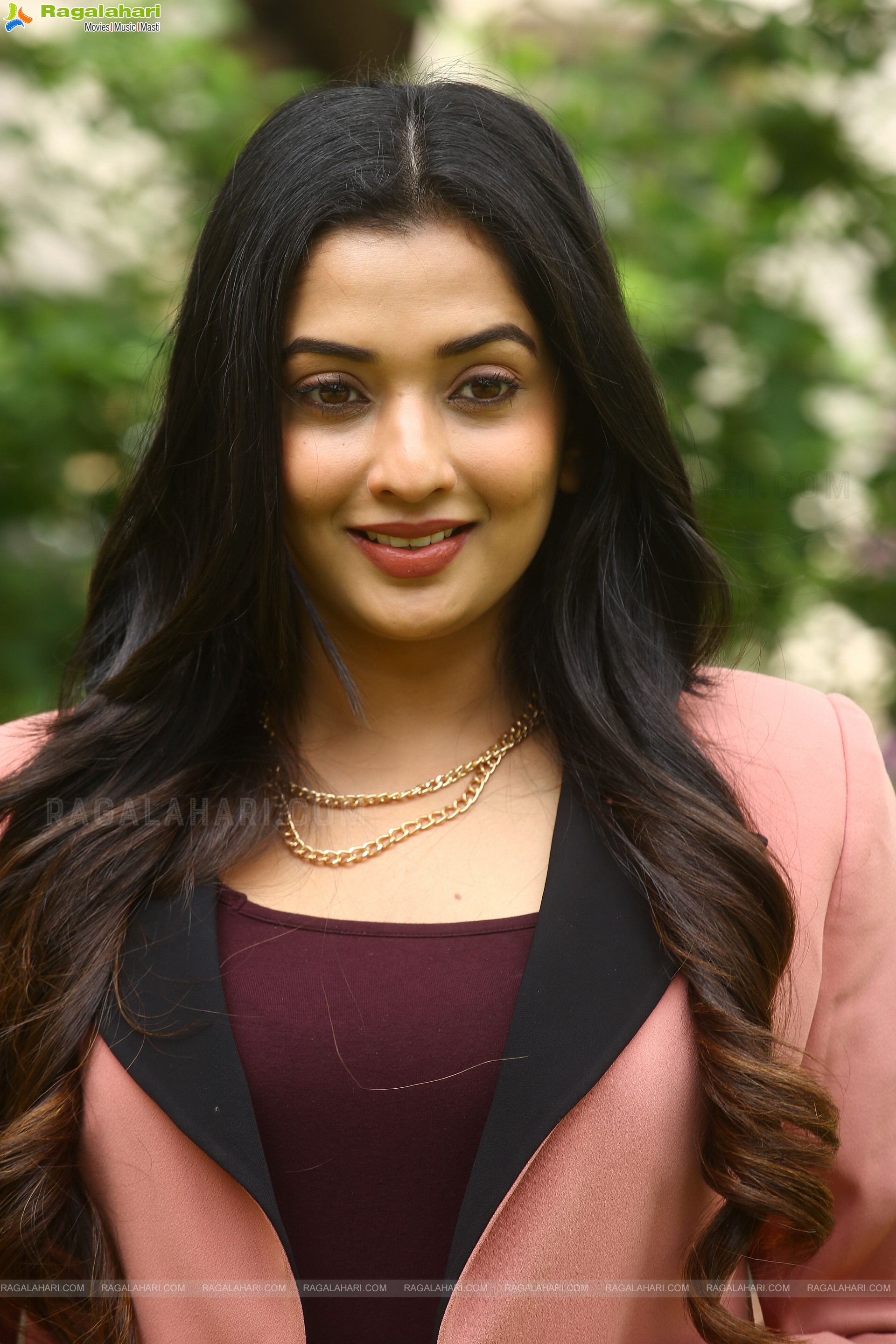 Sonal Monteiro at Banaras Movie Press Meet, HD Photo Gallery