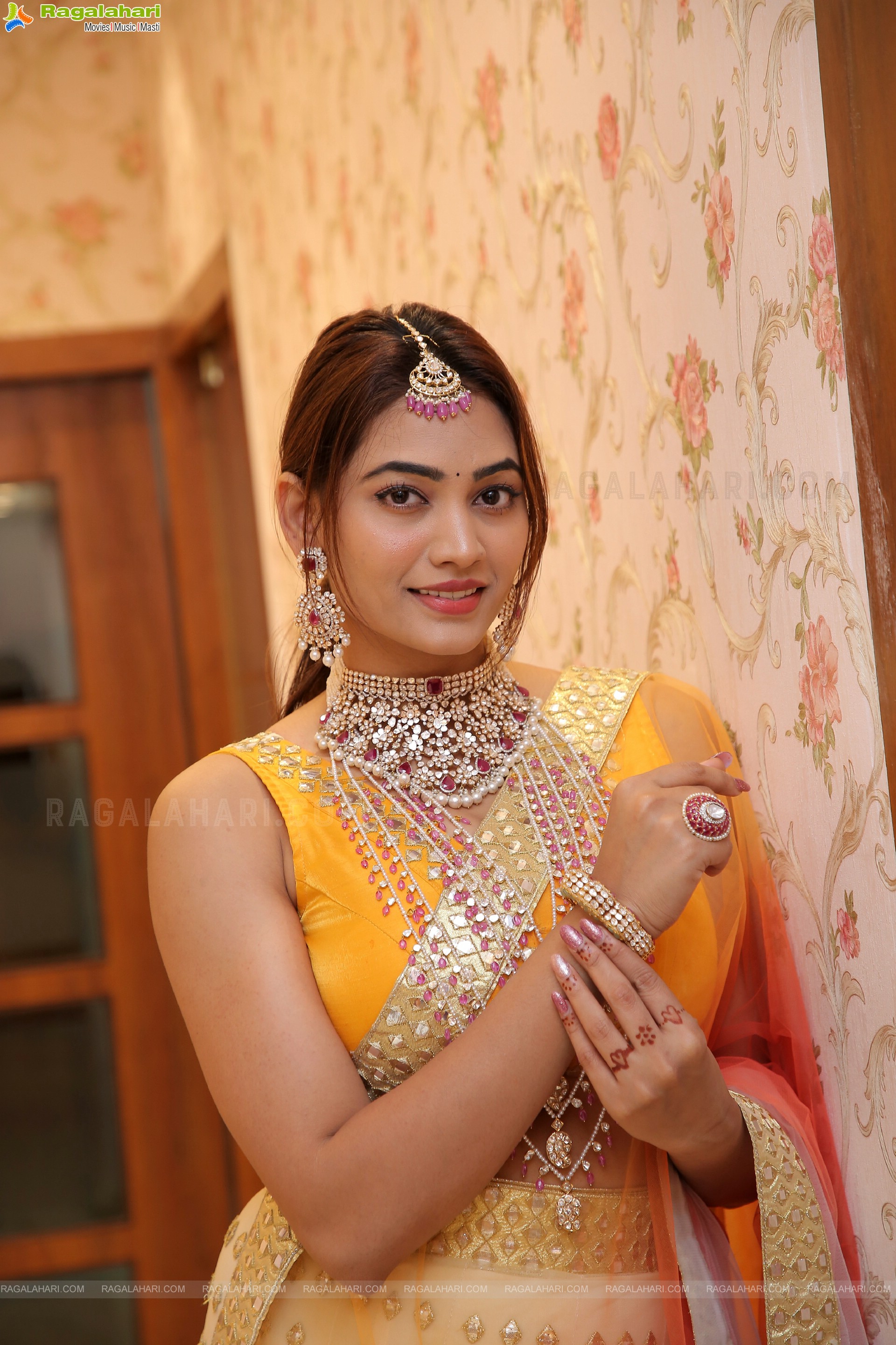 Spandana Palli Showcases a Collection at Vega Sri Gold & Diamonds Special Diwali Collection Launch