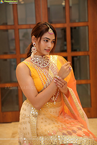 Spandana Palli Poses With Jewellery