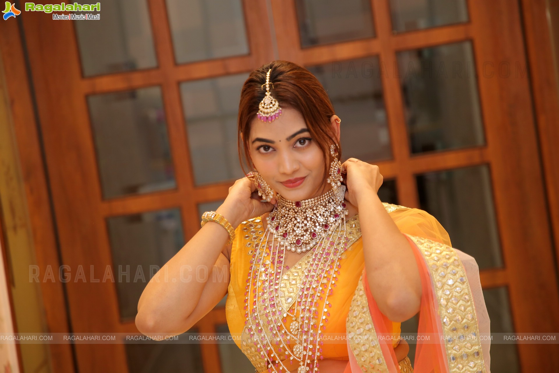 Spandana Palli Showcases a Collection at Vega Sri Gold & Diamonds Special Diwali Collection Launch