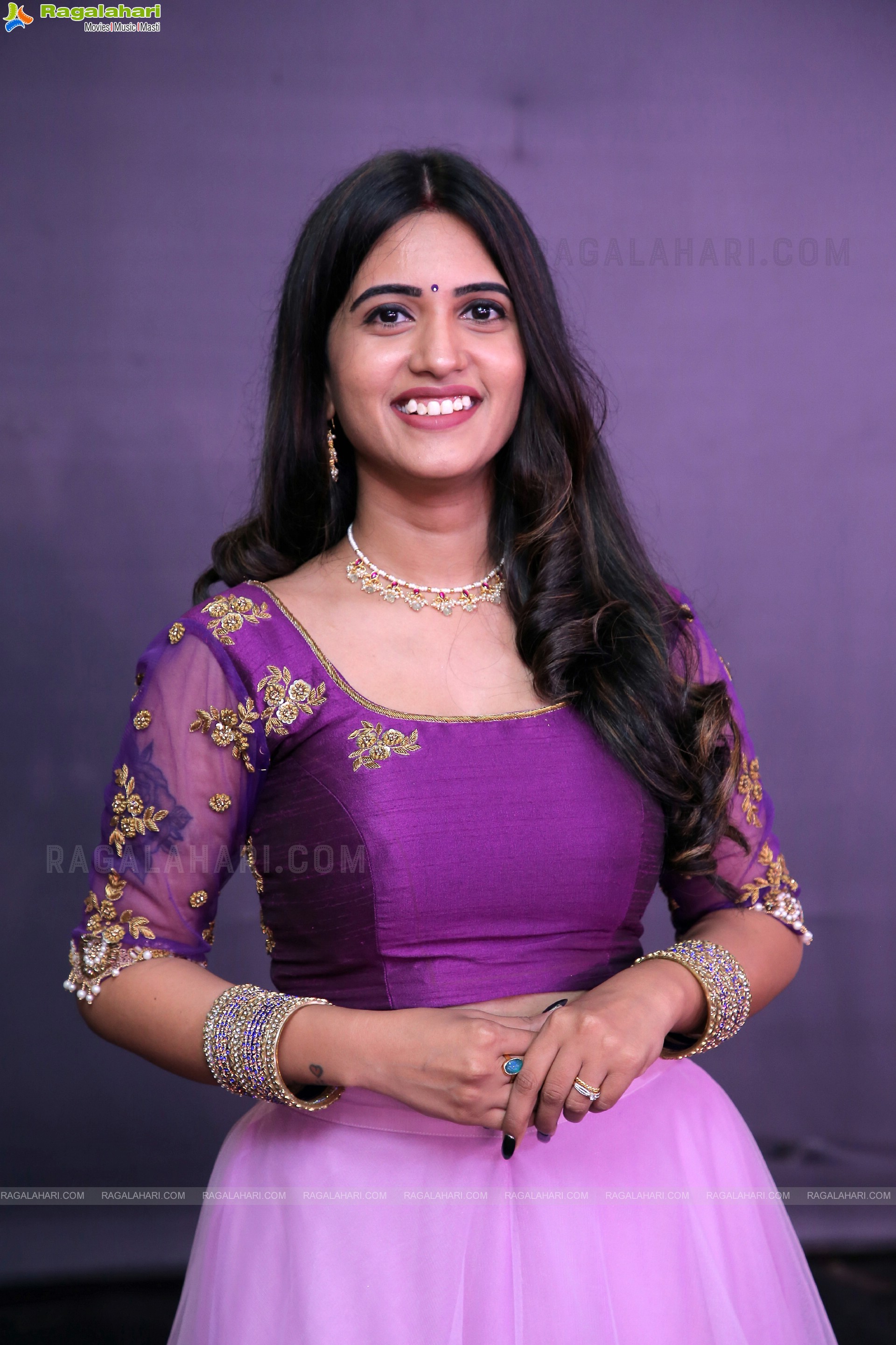 Sravanthi Chokarapu Latest Photoshoot Stills, HD Photo Gallery