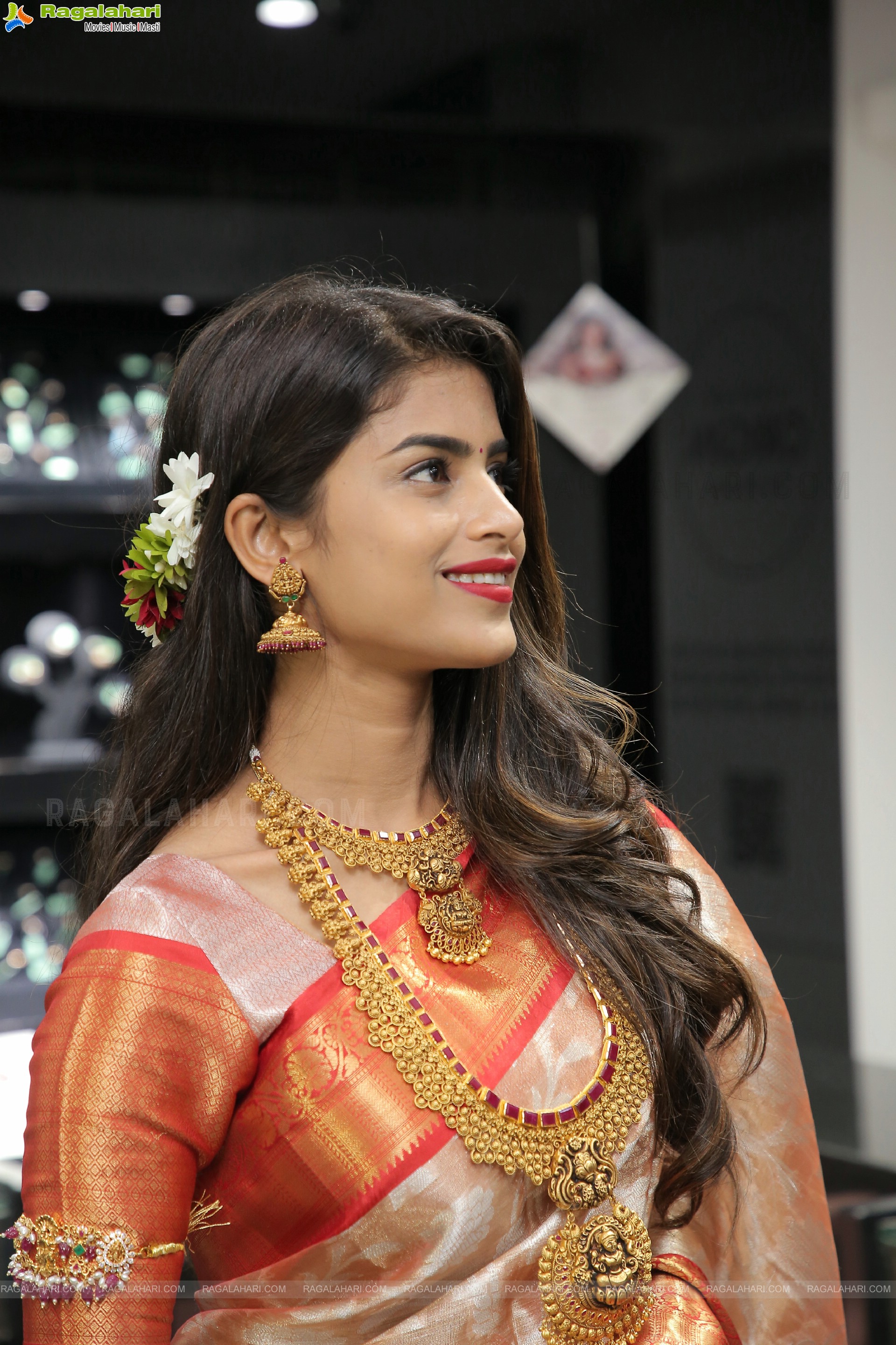 Srilekha Showcases a Collection at Manepally Jewellers Special Diwali Collection Launch, HD Photo Gallery