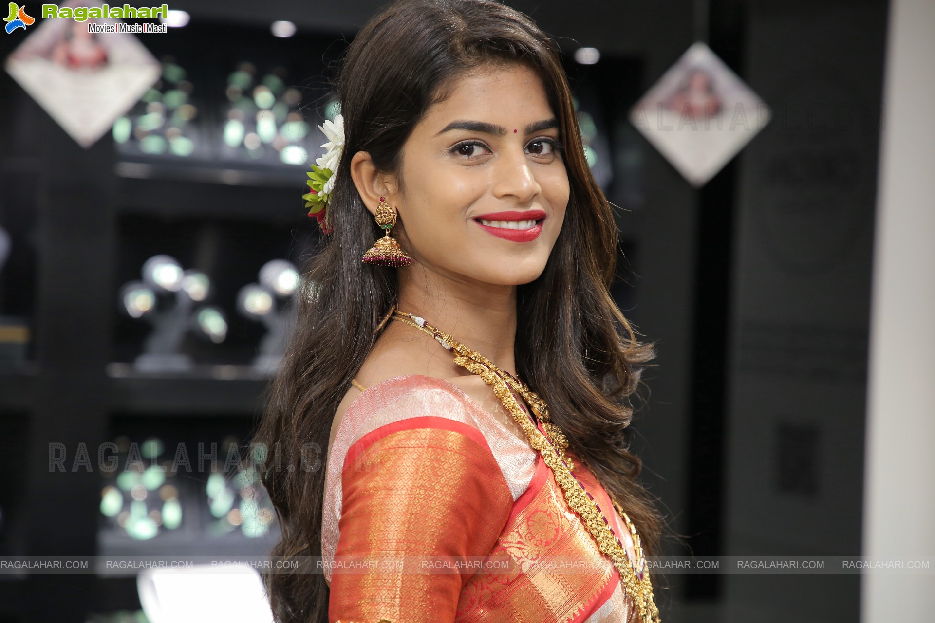 Srilekha Showcases a Collection at Manepally Jewellers Special Diwali Collection Launch, HD Photo Gallery