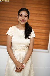 Varsha Bollamma at Swathi Muthyam Interview