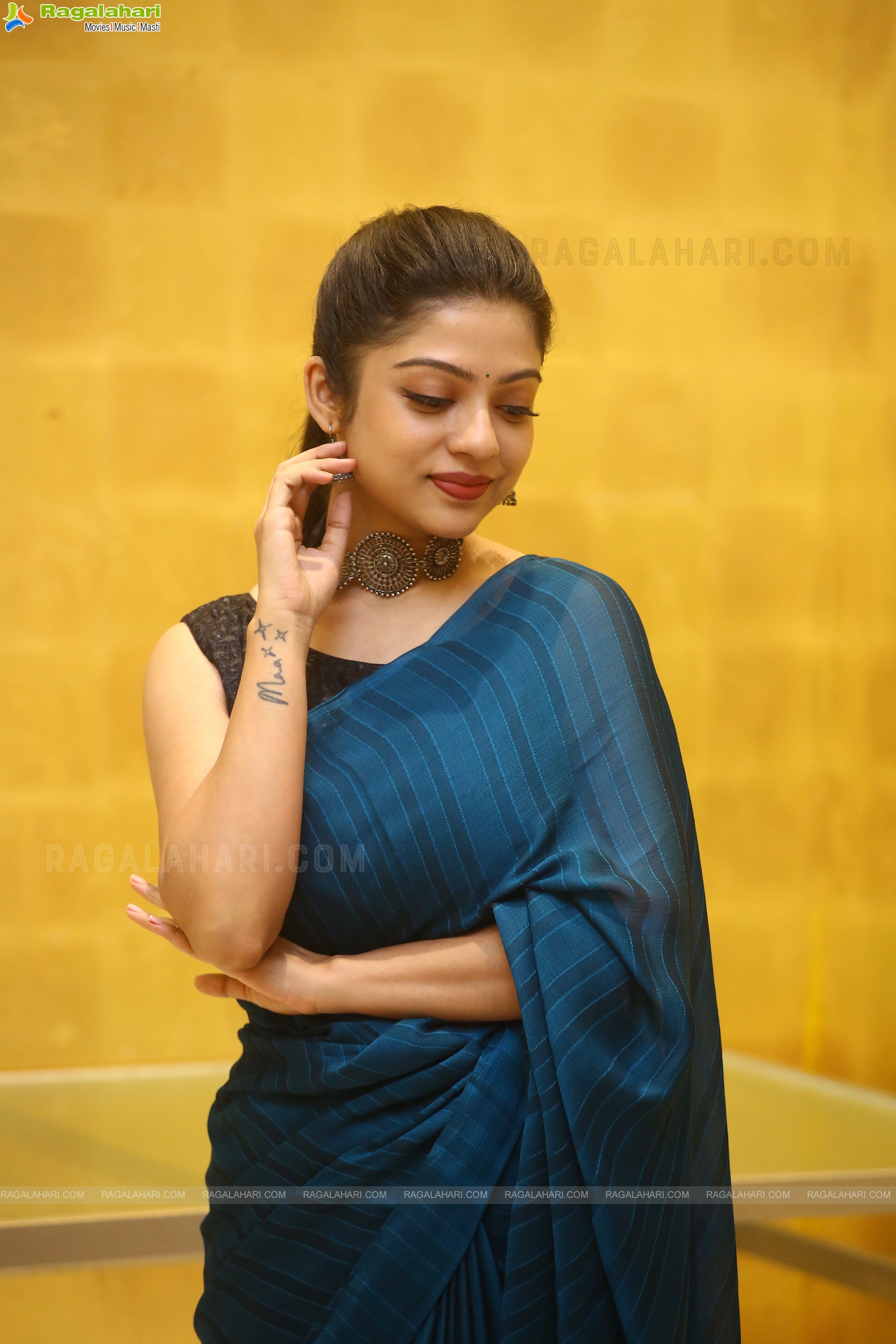 Varsha Bollamma at Swathi Muthyam Movie Success Meet, HD Photo Gallery