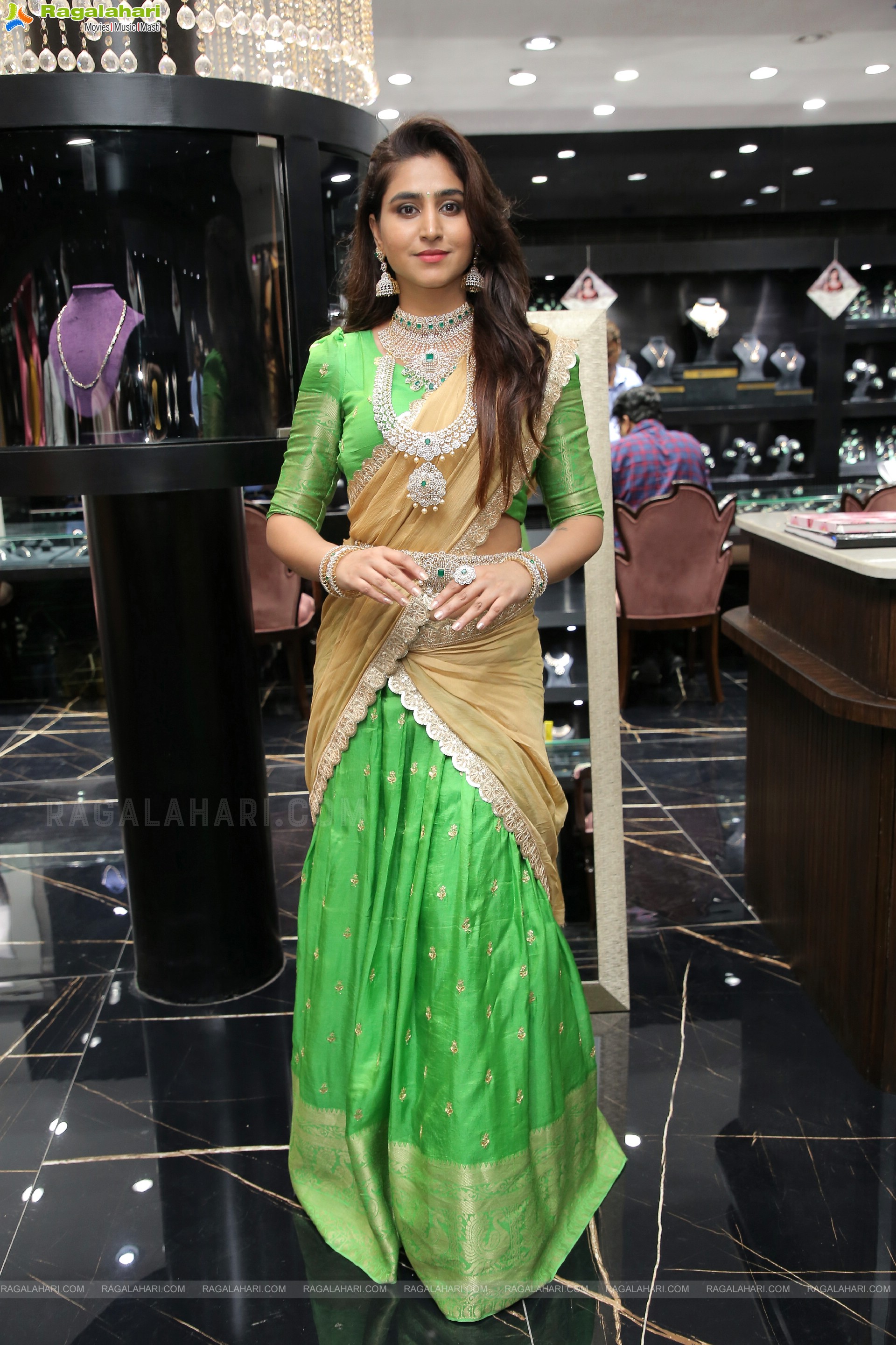Varshini Sounderajan Showcases a Collection at Manepally Jewellers Special Diwali Collection Launch