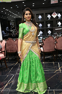 Varshini Sounderajan With Jewellery