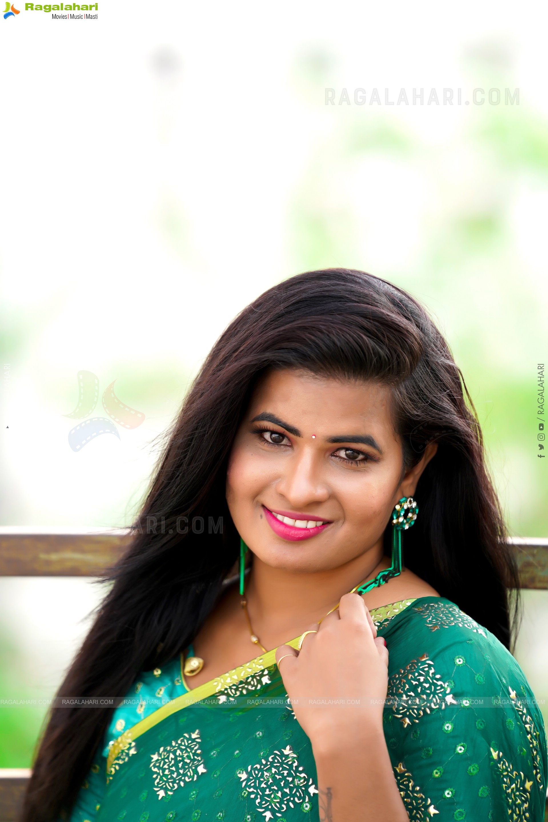 Anusha Venugopal in Beautiful Green Saree, Exclusive Photo Shoot