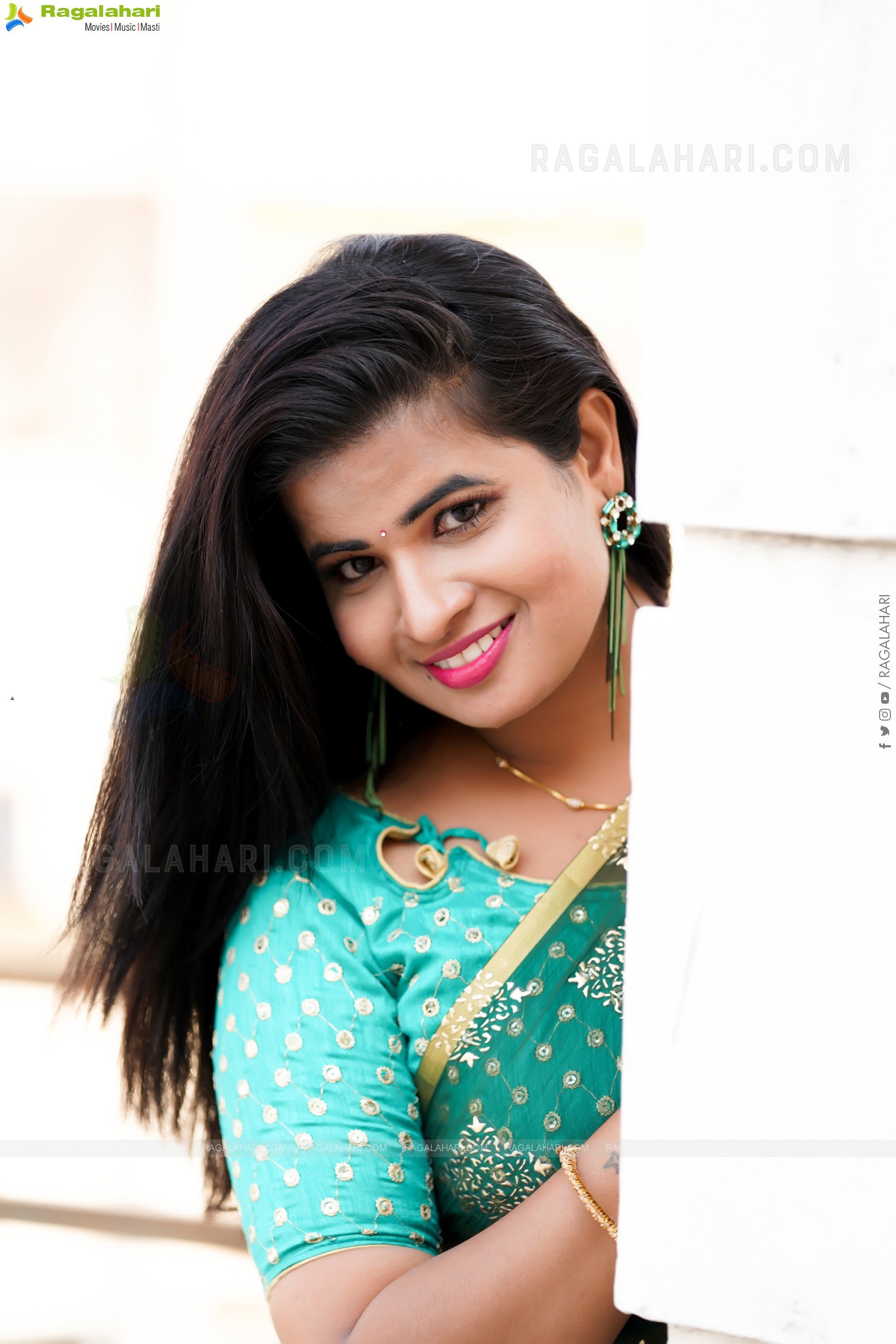Anusha Venugopal in Beautiful Green Saree, Exclusive Photo Shoot