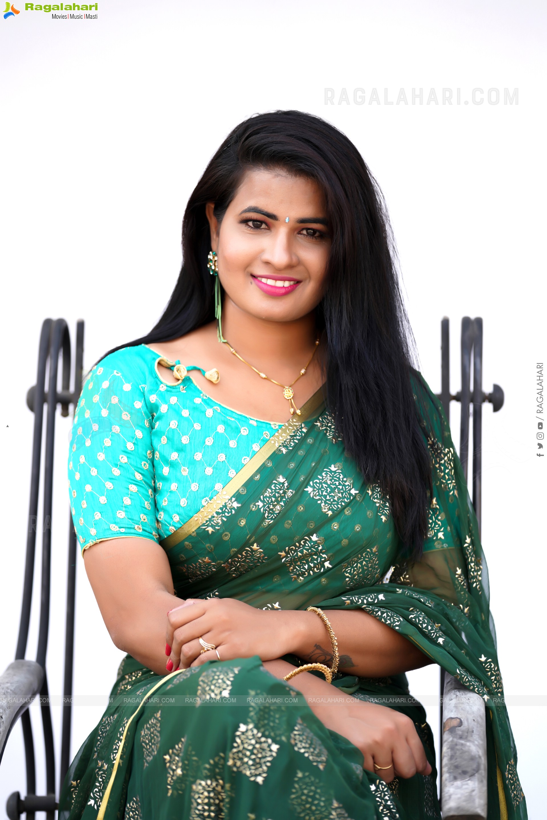 Anusha Venugopal in Beautiful Green Saree, Exclusive Photo Shoot