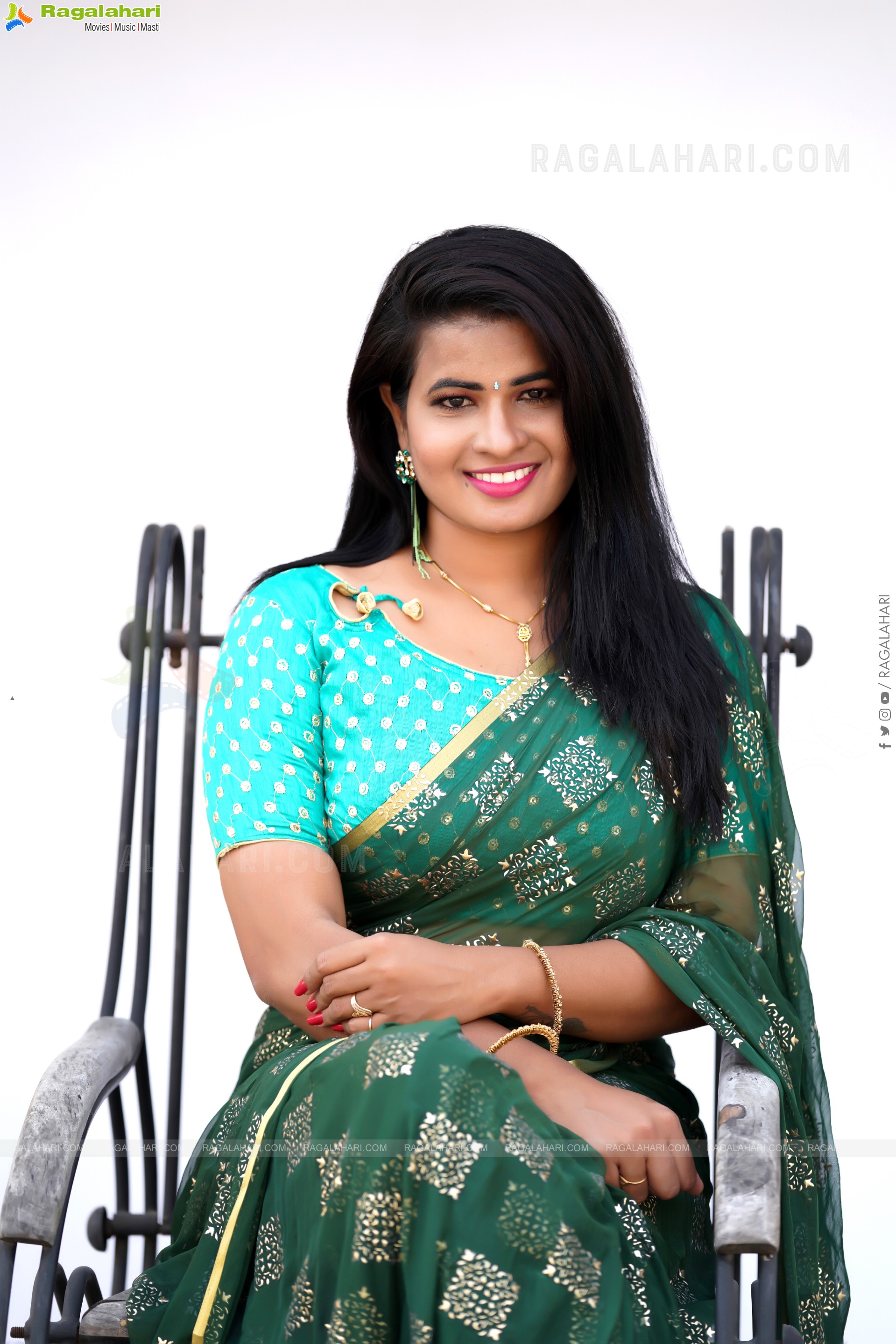 Anusha Venugopal in Beautiful Green Saree, Exclusive Photo Shoot