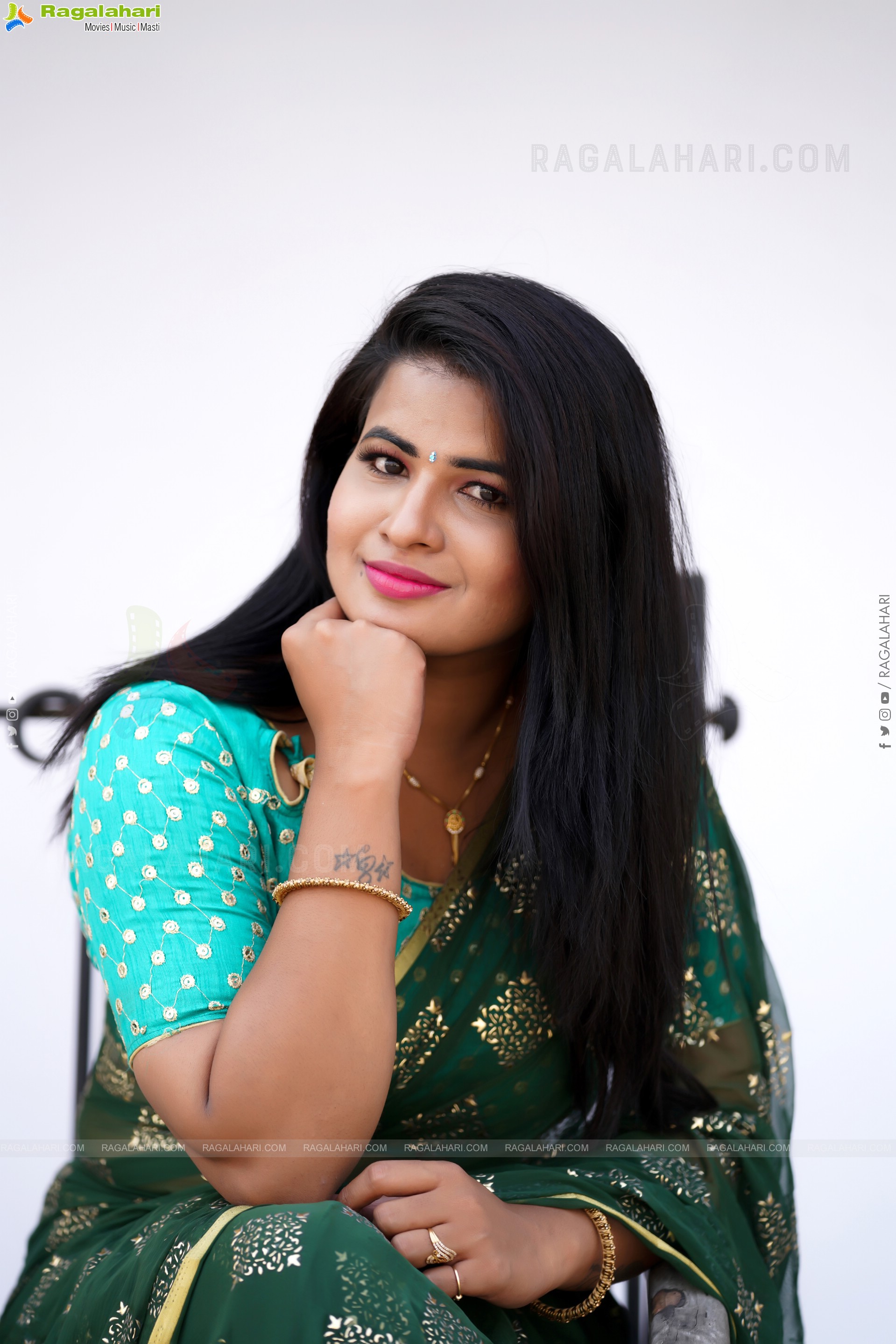 Anusha Venugopal in Beautiful Green Saree, Exclusive Photo Shoot