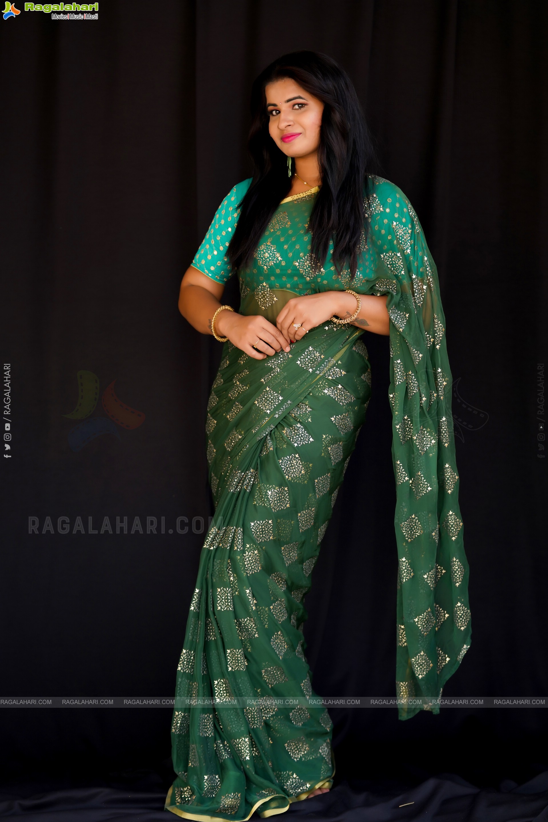 Anusha Venugopal in Beautiful Green Saree, Exclusive Photo Shoot