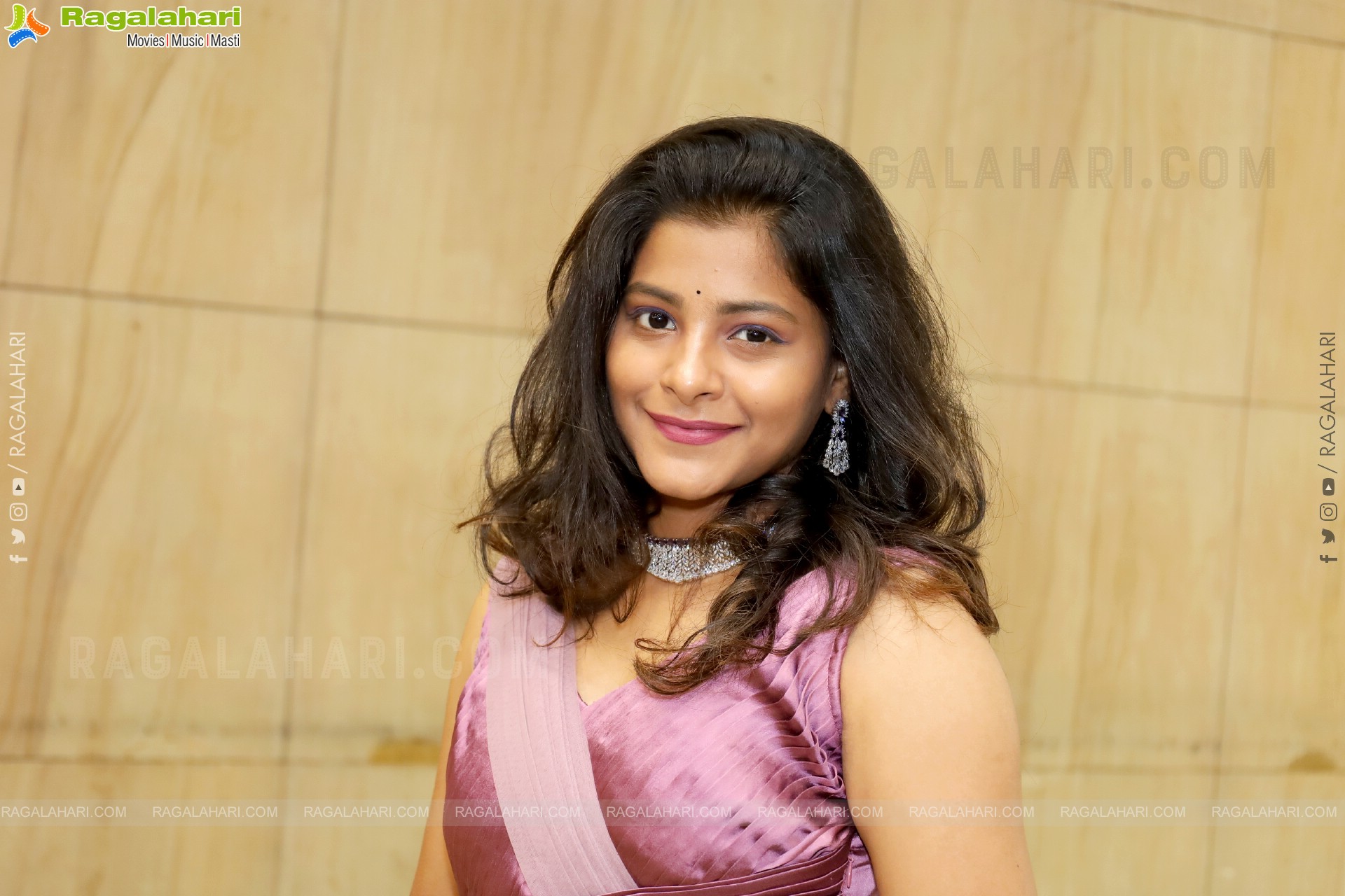 Bhavani Reddy Latest Stills, HD Gallery