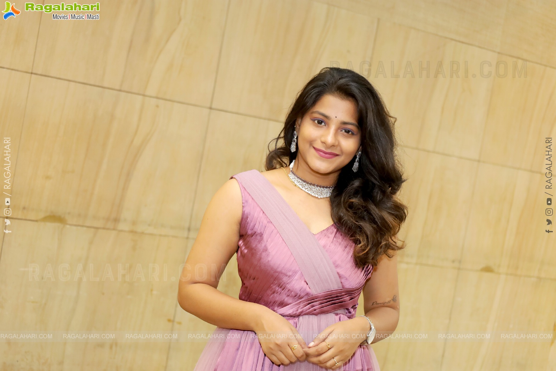 Bhavani Reddy Latest Stills, HD Gallery