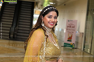 Chandni Bhagwanani New Stills, HD Photo Gallery
