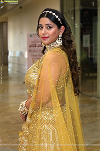 Chandni Bhagwanani New Stills, HD Photo Gallery