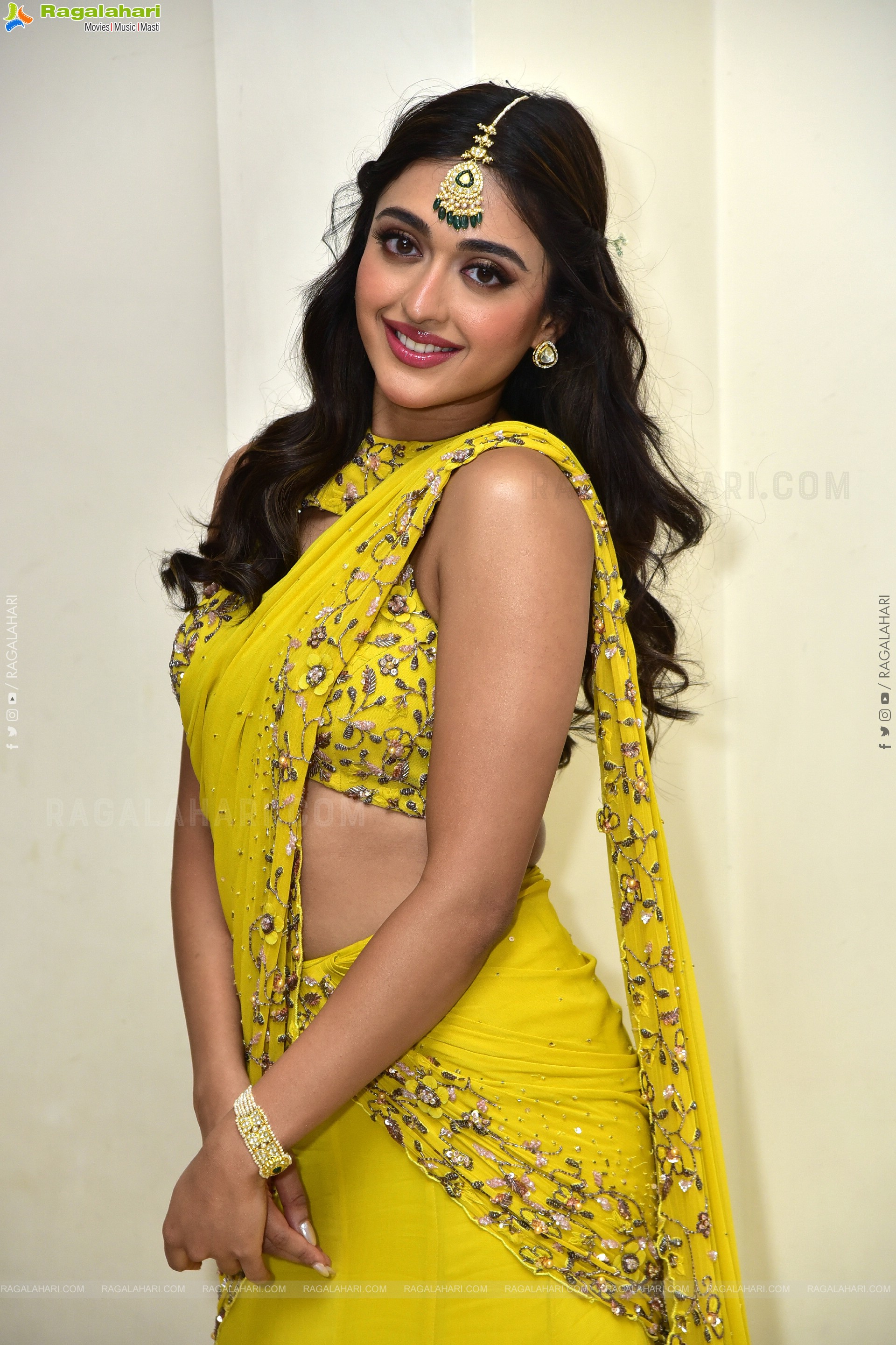 Gayatri Bharadwaj at Tiger Nageswara Rao Pre Release Event, HD Gallery