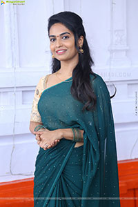 Alekhya Harika at Production No.4 Launch, HD Gallery