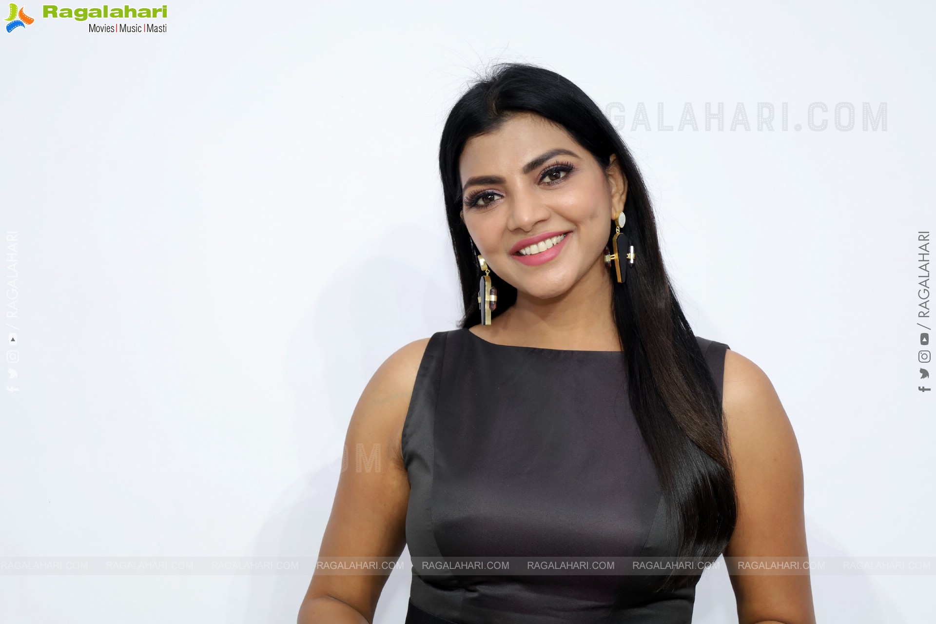 Lahari Shari at Hi Life Exhibition Event, HD Gallery