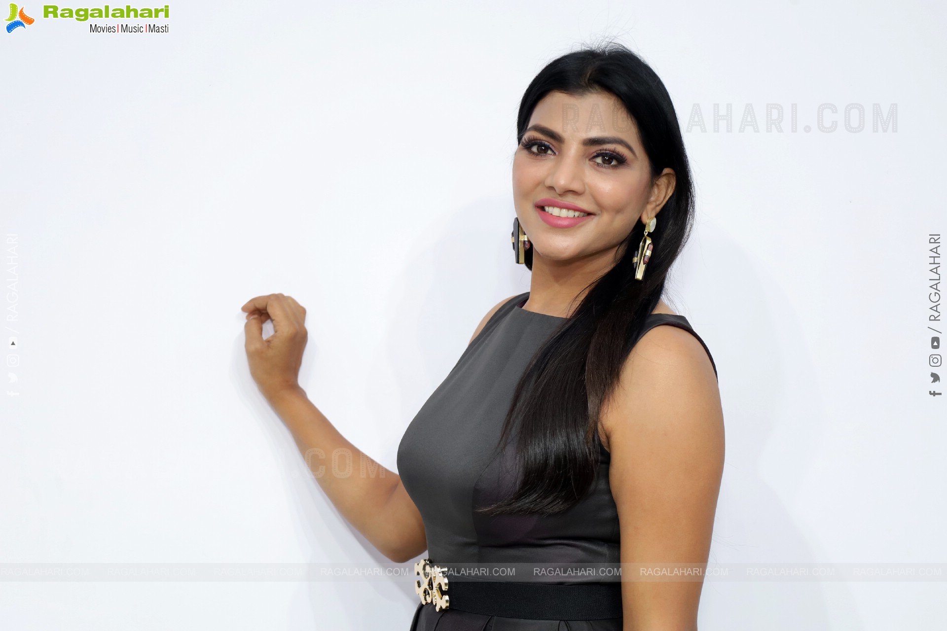 Lahari Shari at Hi Life Exhibition Event, HD Gallery