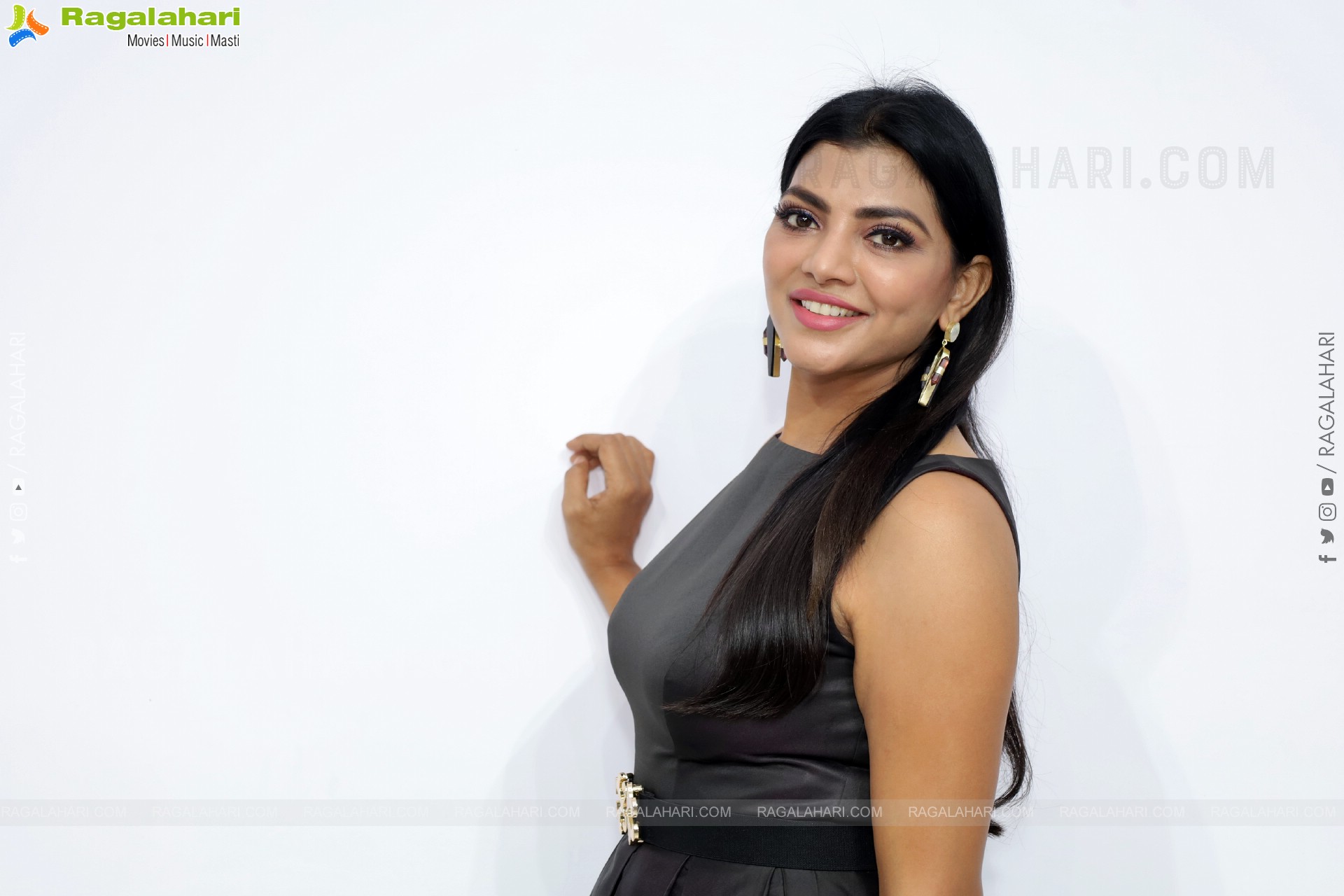 Lahari Shari at Hi Life Exhibition Event, HD Gallery