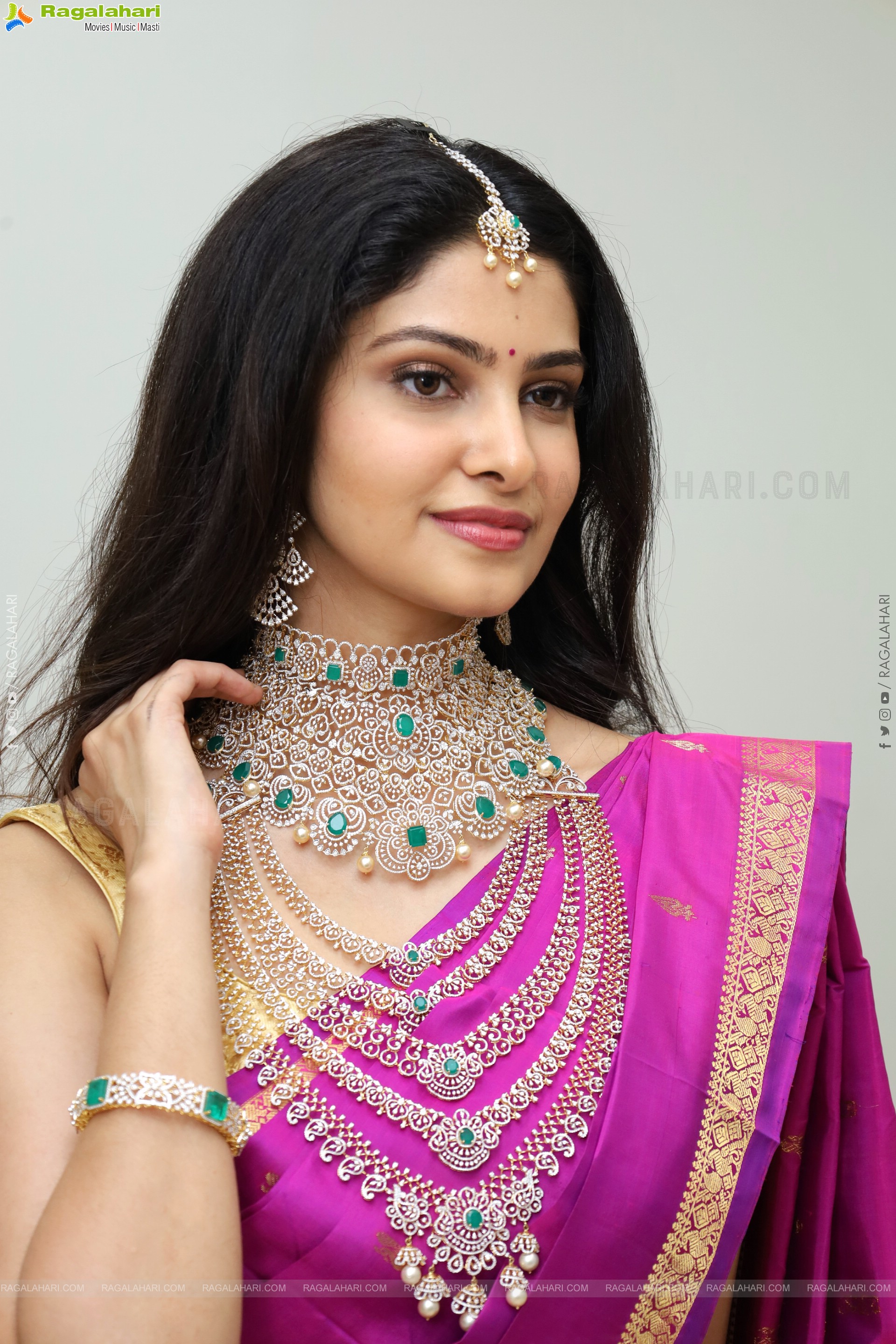 Manasa Varanasi Latest Stills, HD Gallery