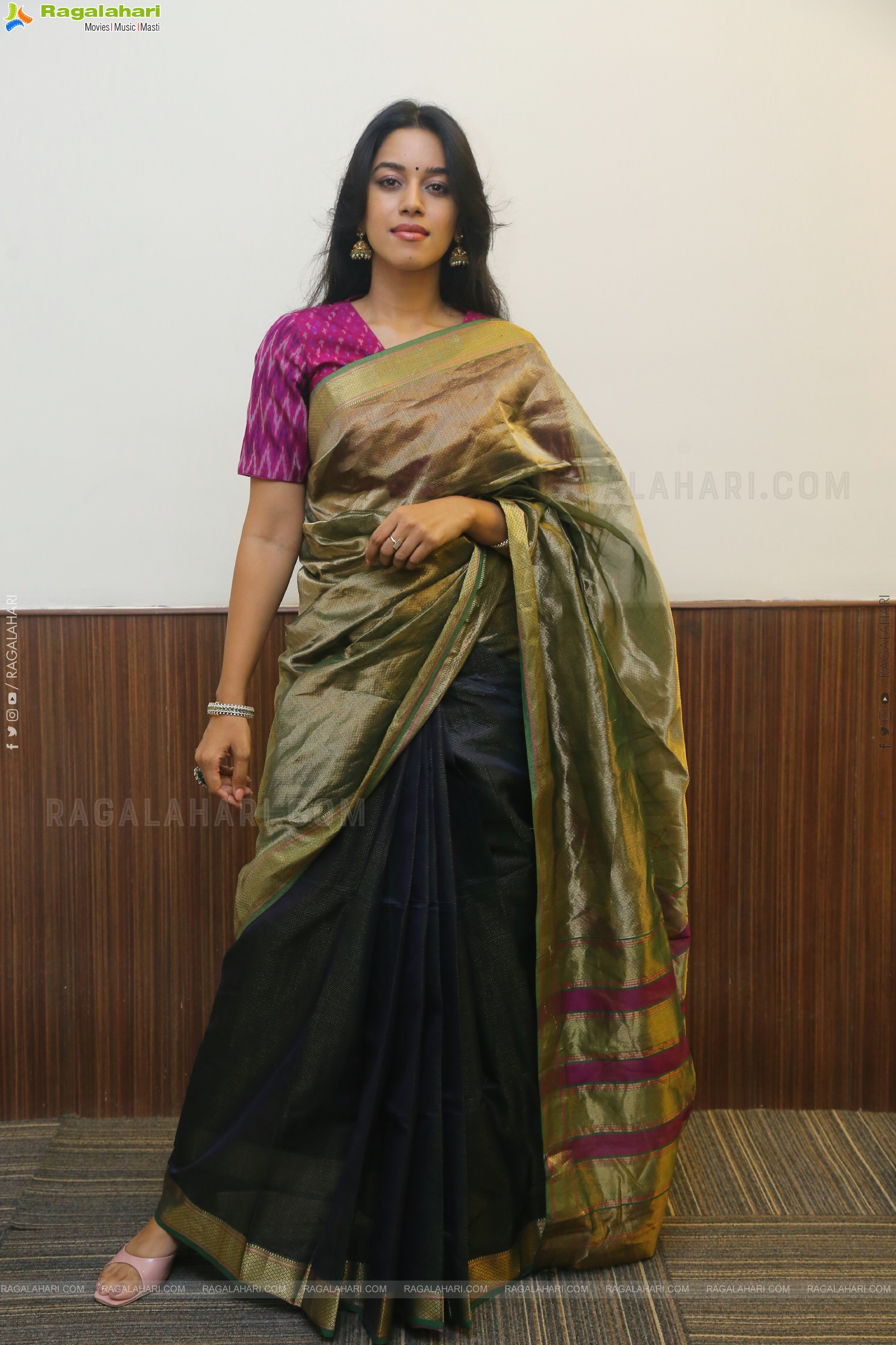 Mirnalini Ravi at Maama Mascheendra Pre Release Event, HD Gallery