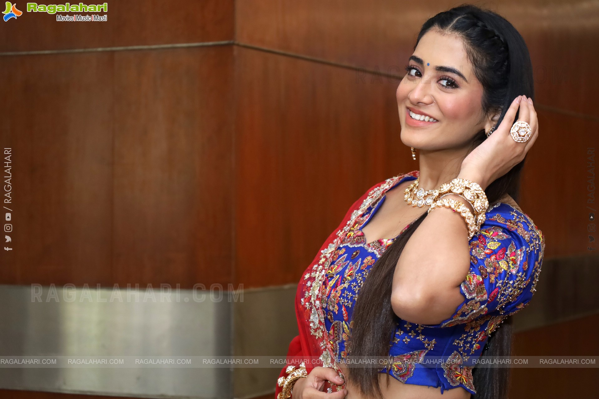 Rashi Singh Latest Stills, HD Gallery