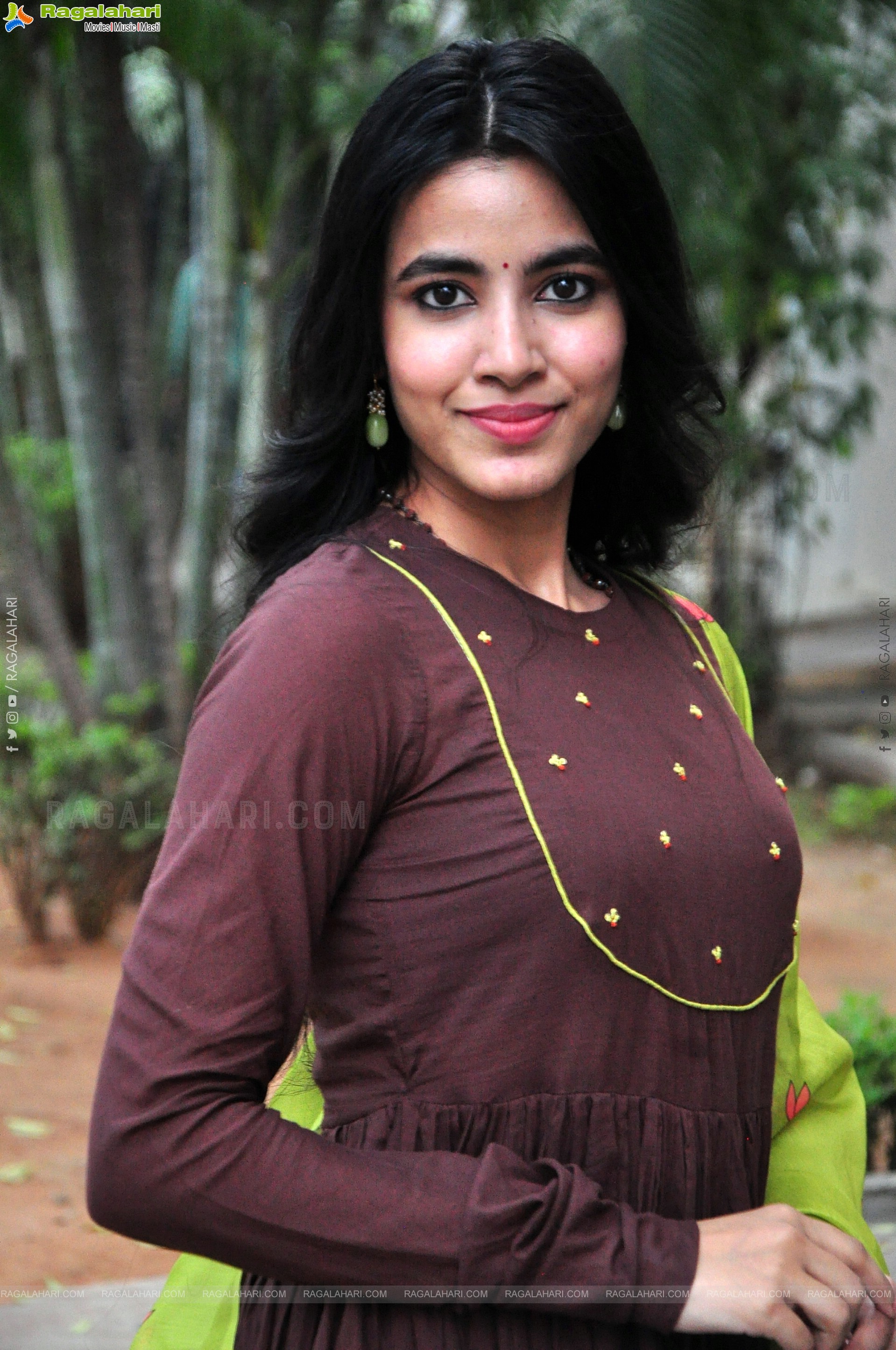 Shivani Nagaram at Ambajipeta Marriage Band Teaser Launch, HD Gallery