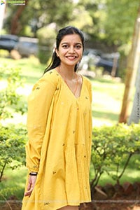 Swathi Reddy at Month Of Madhu Success Meet, HD Gallery