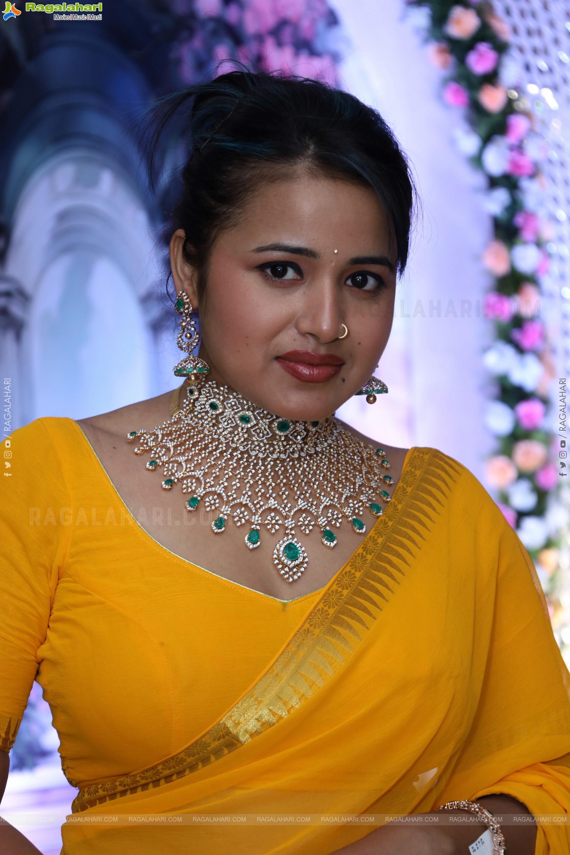 Aashi Latest HD Stills, Photo Gallery