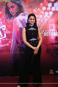 Alia Bhatt at Jigra Pre Release Event, HD Gallery 