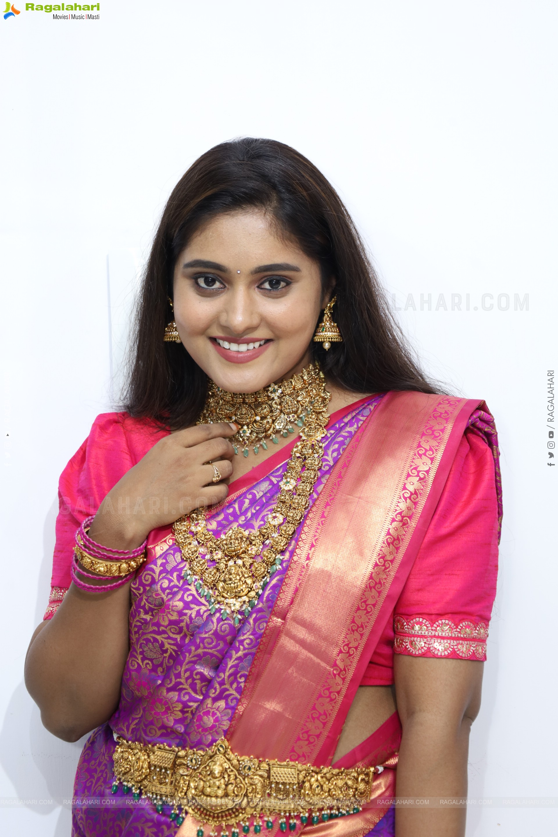 Bindhu Krishna Latest Stills, HD Gallery