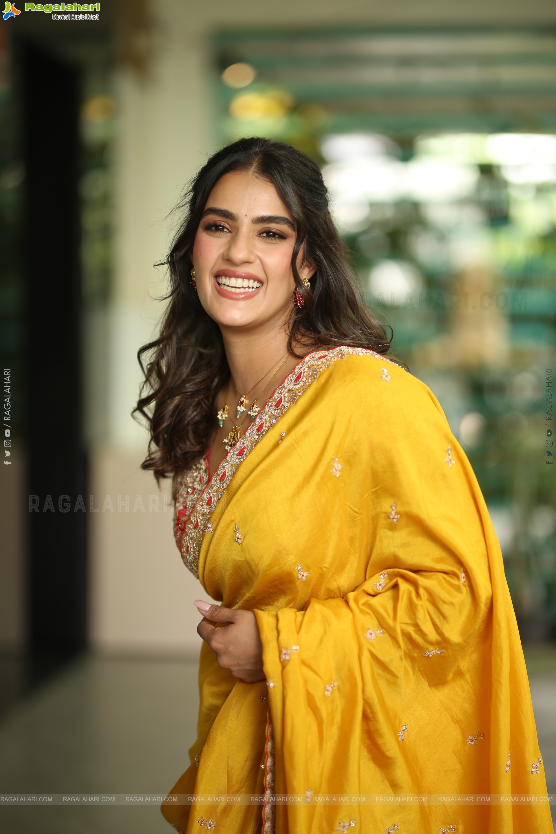 Kavya Thapar at Viswam Interview, HD Gallery