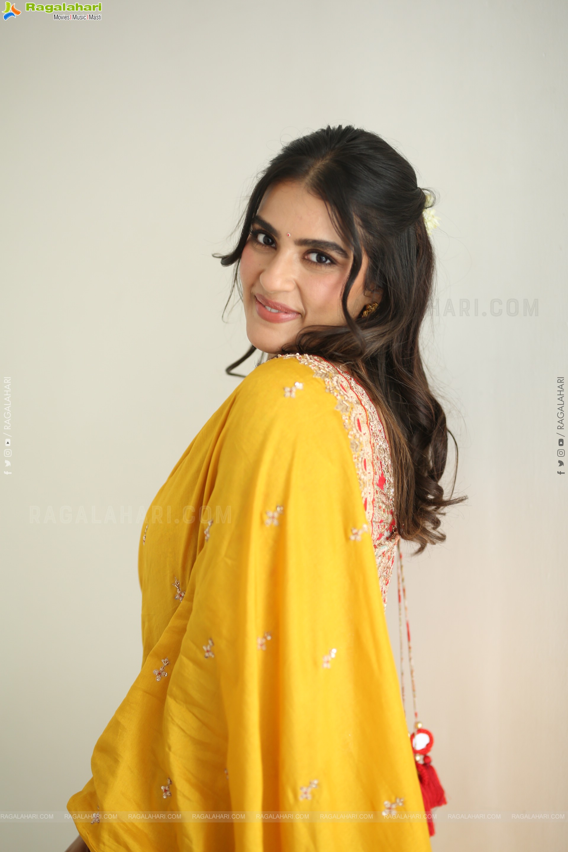 Kavya Thapar at Viswam Interview, HD Gallery