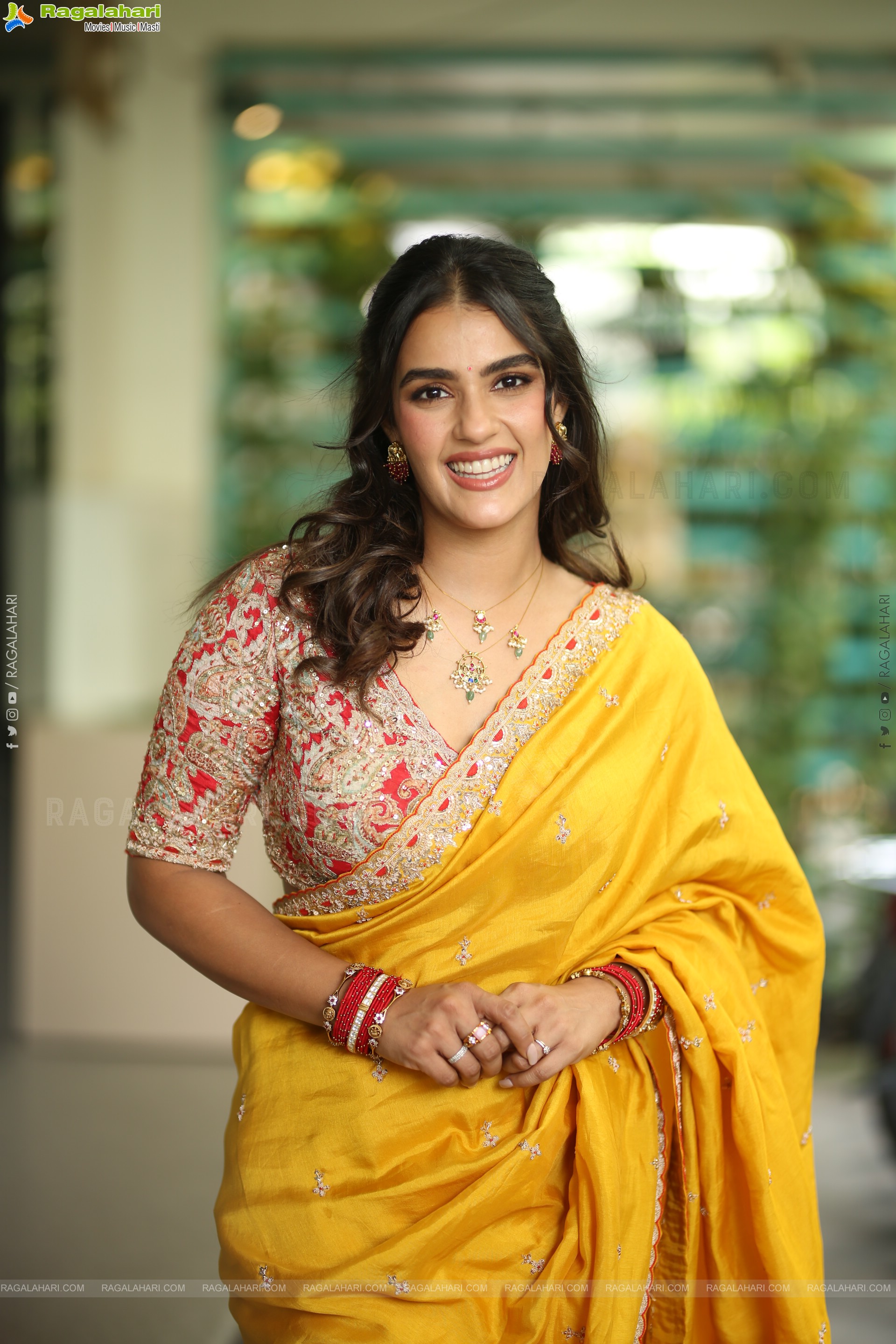 Kavya Thapar at Viswam Interview, HD Gallery