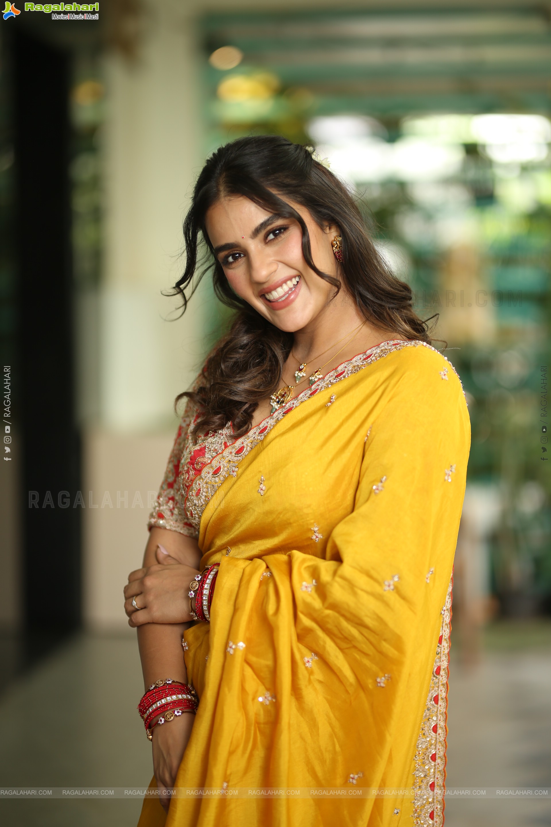 Kavya Thapar at Viswam Interview, HD Gallery