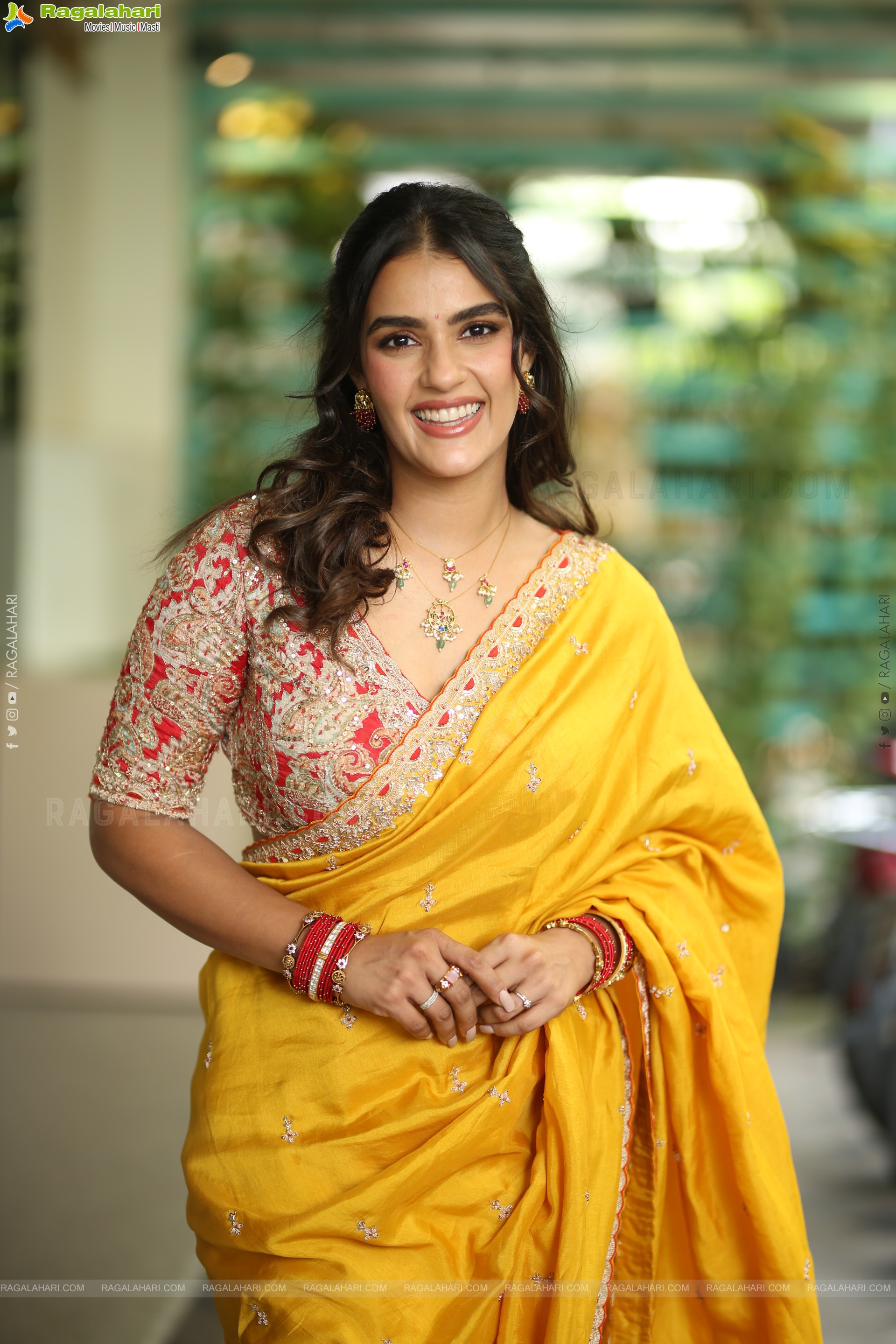 Kavya Thapar at Viswam Interview, HD Gallery