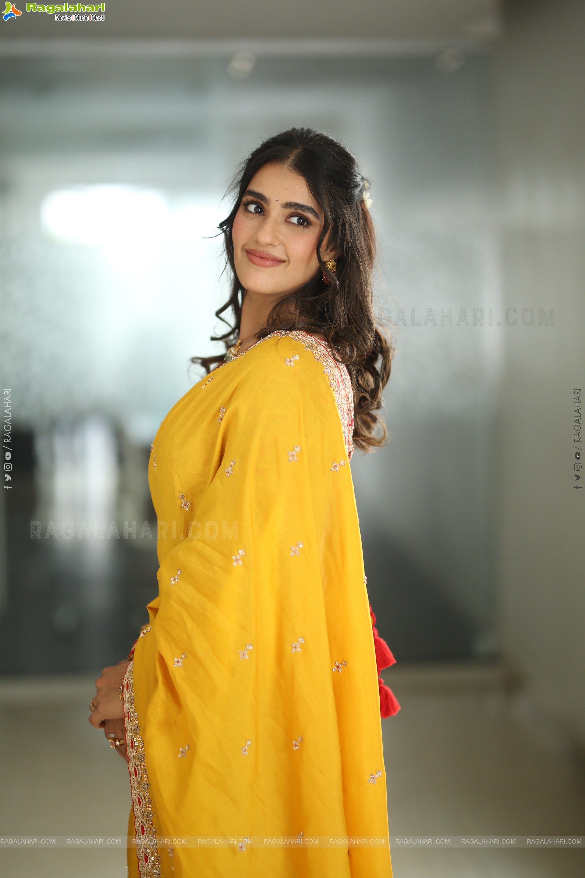 Kavya Thapar at Viswam Interview, HD Gallery