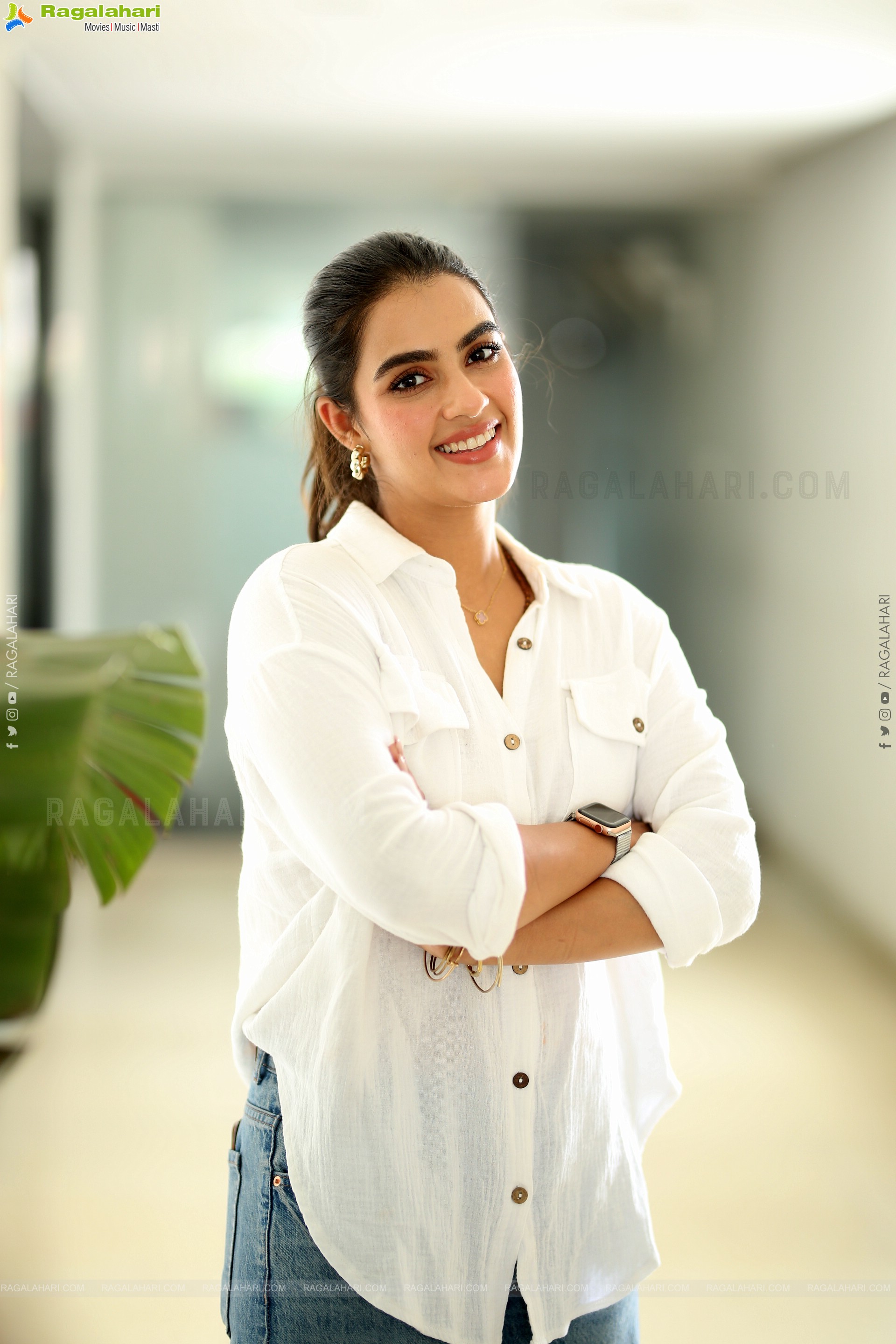 Kavya Thapar Latest Photoshoot Stills, HD Gallery