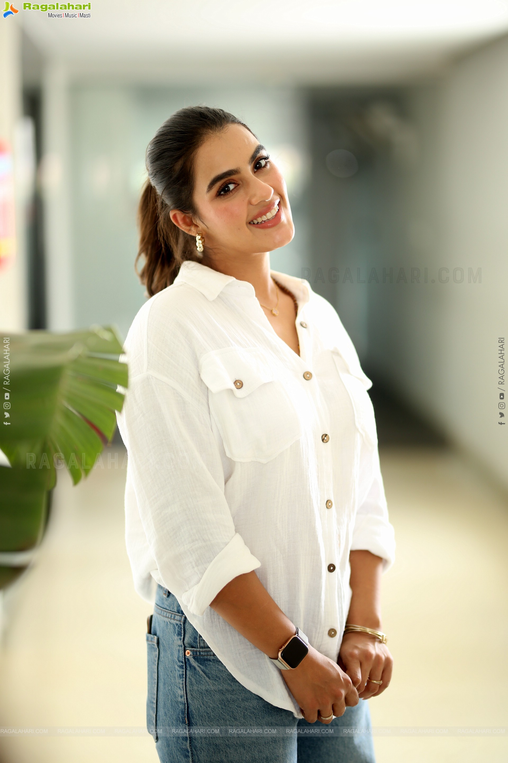 Kavya Thapar Latest Photoshoot Stills, HD Gallery