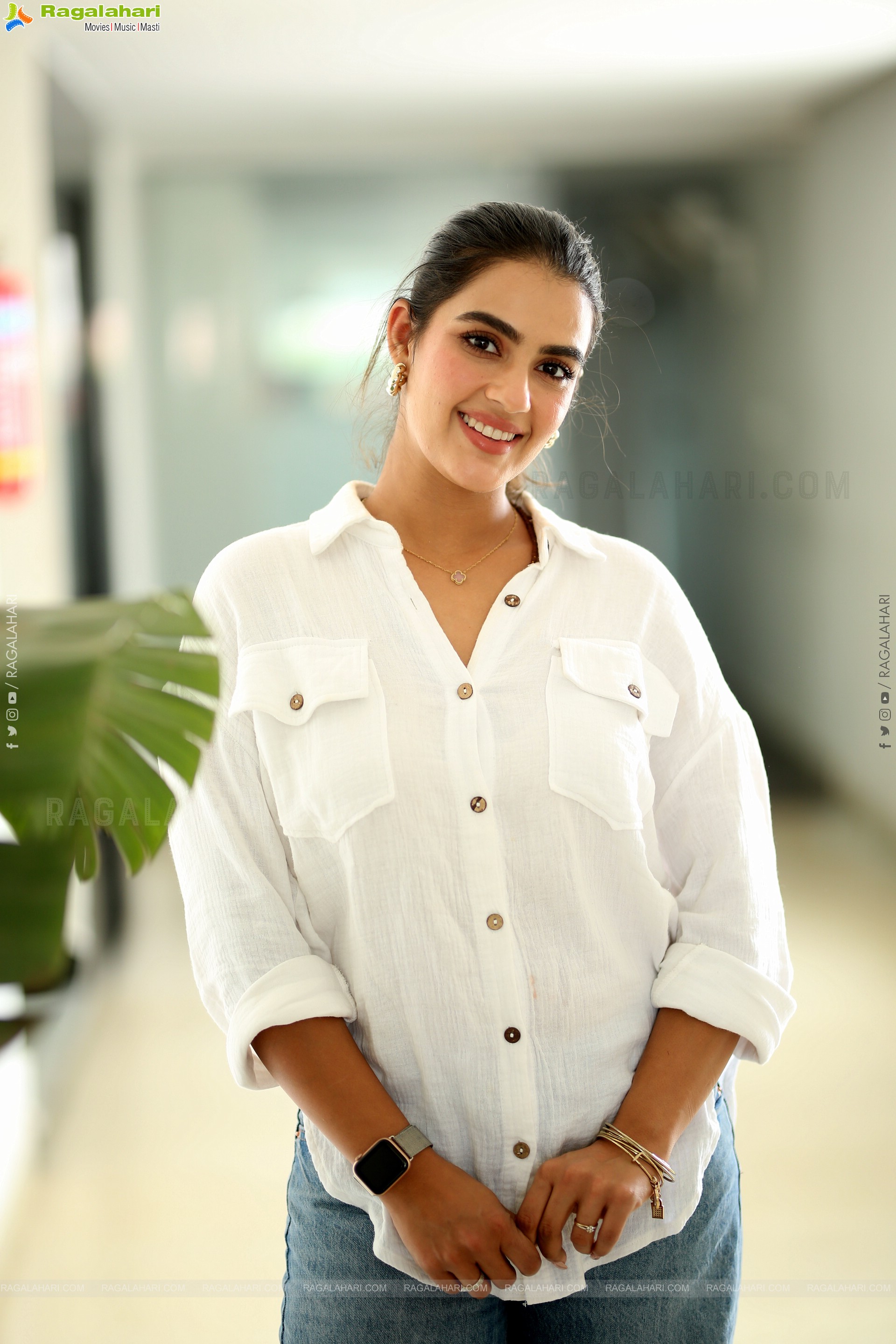 Kavya Thapar Latest Photoshoot Stills, HD Gallery