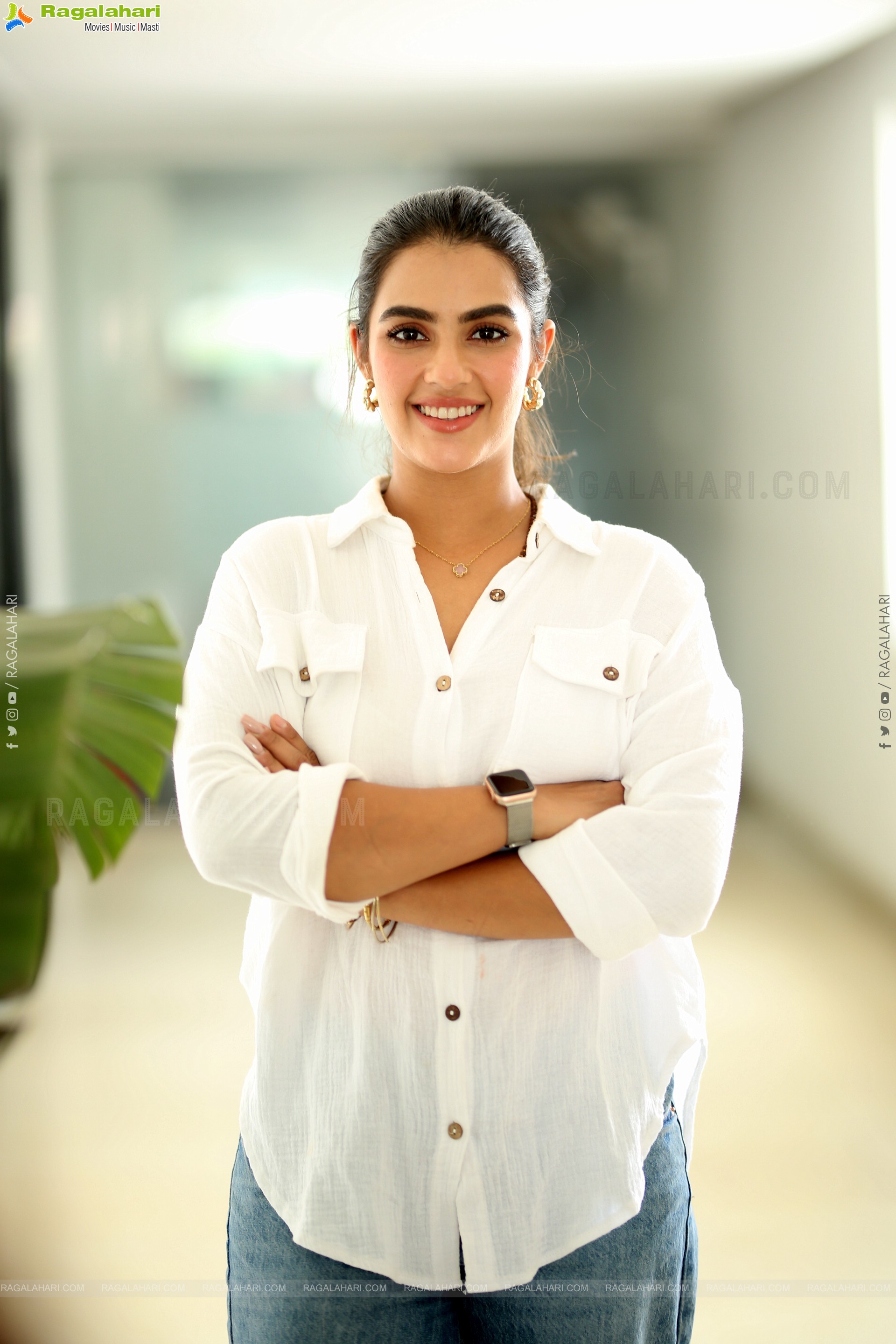 Kavya Thapar Latest Photoshoot Stills, HD Gallery