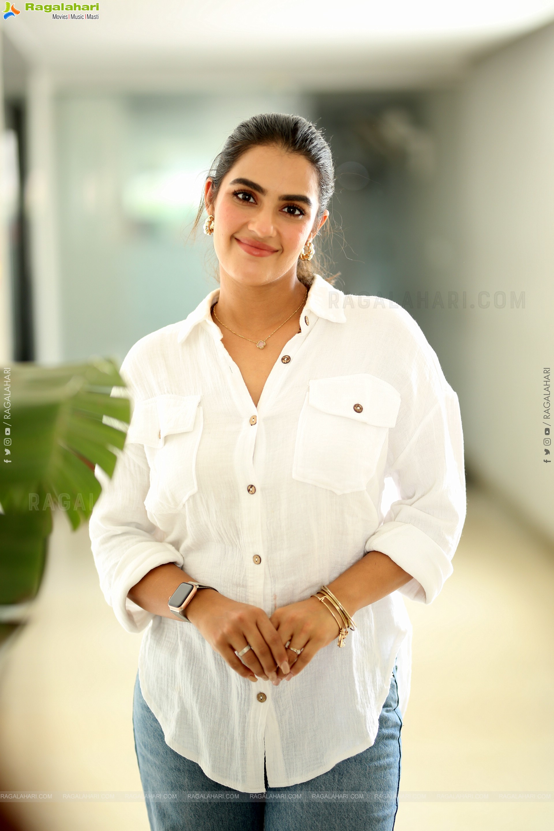 Kavya Thapar Latest Photoshoot Stills, HD Gallery