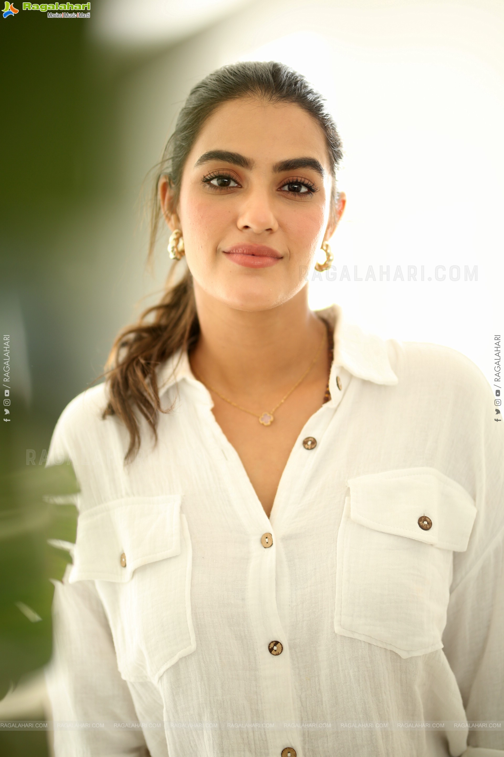 Kavya Thapar Latest Photoshoot Stills, HD Gallery